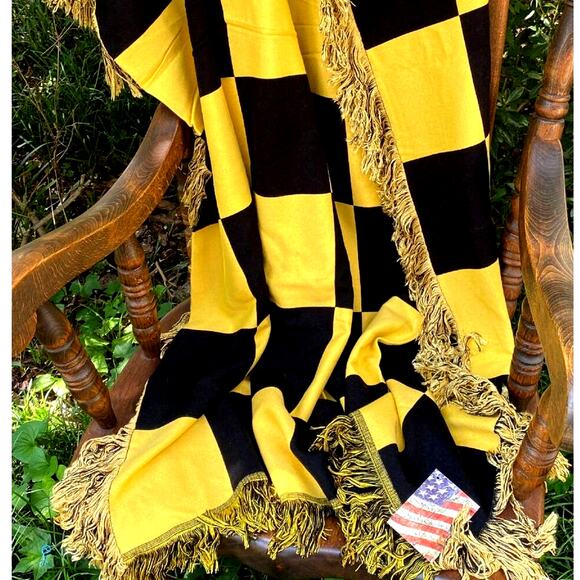 Black Gold Block Decorative Throw Blanket 50x60" NEW Made in USA - Inv8826 - Picture 1 of 2